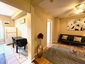 812 Grand St in Jersey City, NJ - Building Photo - Building Photo