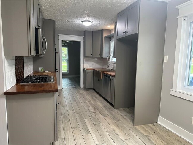 property at 228 Oak Manor Dr