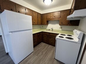 2421 Camelot Blvd in Sheboygan, WI - Building Photo - Building Photo