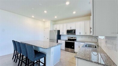 9567 Sandy Bluffs Circle in Parrish, FL - Building Photo - Building Photo