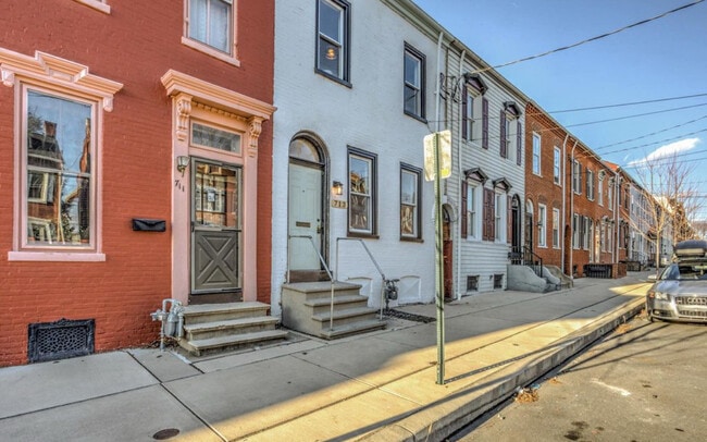 property at 713 Walnut St