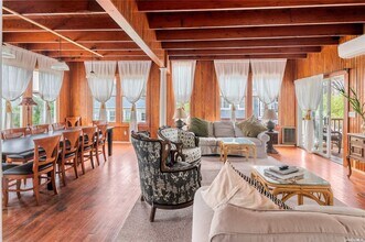 300 Cottage Walk in Islip, NY - Foto de edificio - Building Photo