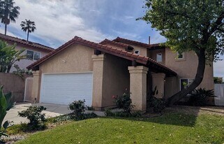 6307 Chimineas Ave in Los Angeles, CA - Building Photo
