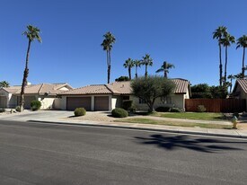 44150 Calico Cir in La Quinta, CA - Building Photo