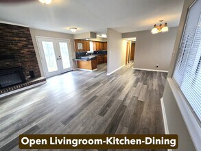 903 Young St in Springdale, AR - Building Photo - Building Photo