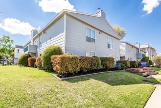 1901 N Fitzhugh Ave, Unit 12 in Dallas, TX - Building Photo - Building Photo