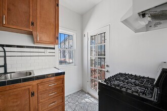 647 N Spaulding Ave in Los Angeles, CA - Building Photo - Building Photo