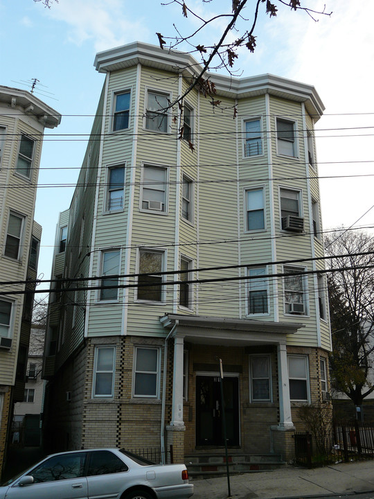31 Spruce St in Yonkers, NY - Foto de edificio