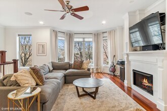 3019 W Cornelia Ave in Chicago, IL - Building Photo - Building Photo