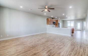 414 S 97th Ave in Yakima, WA - Building Photo - Building Photo