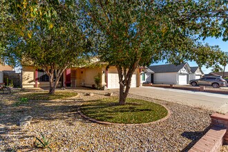 21057 N 34th Dr in Phoenix, AZ - Building Photo - Building Photo