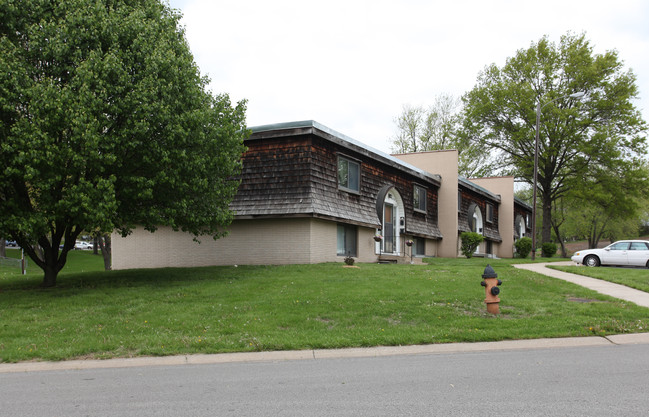 North Brighton Townhouses in Kansas City, MO - Building Photo - Building Photo