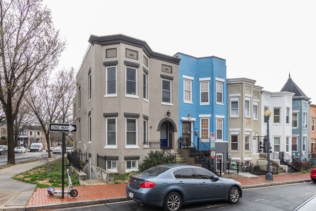 37 Todd Pl NE in Washington, DC - Building Photo - Building Photo