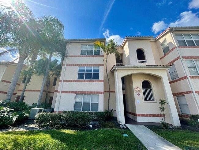 property at 3350 Pinewalk Dr N