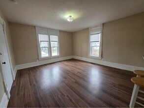 424 W 8th St in York, NE - Building Photo - Building Photo