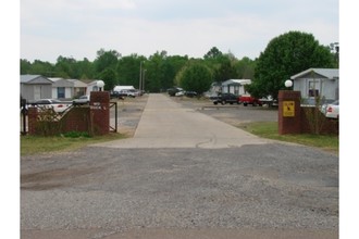 Duck Haven Mobile Home Community in Texarkana, TX - Building Photo - Building Photo