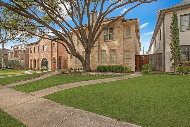 3640 Asbury St, Unit 39 in Dallas, TX - Building Photo - Building Photo