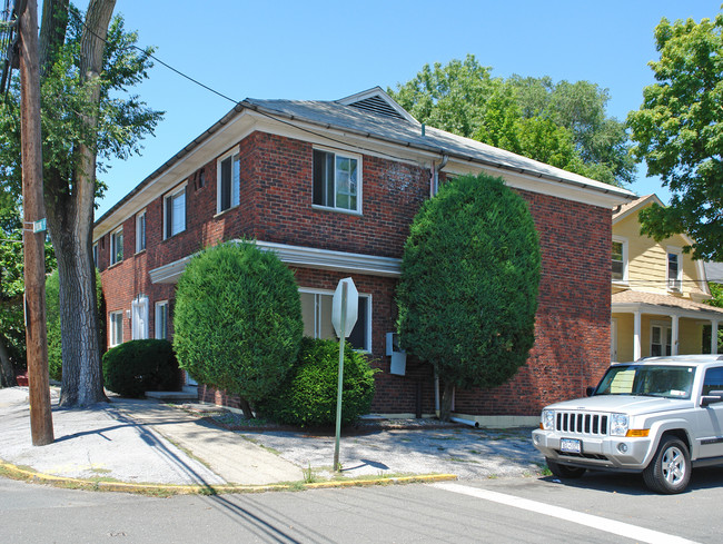 9 Paulding St in Elmsford, NY - Building Photo - Building Photo