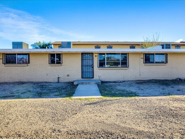 property at 2643 N Estrella Ave