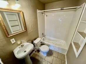 804 E Main St in Ada, OK - Building Photo - Building Photo