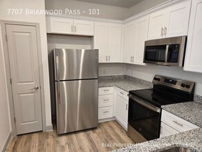 7707 Briarwood Pass-Unit -101 in San Antonio, TX - Building Photo - Building Photo