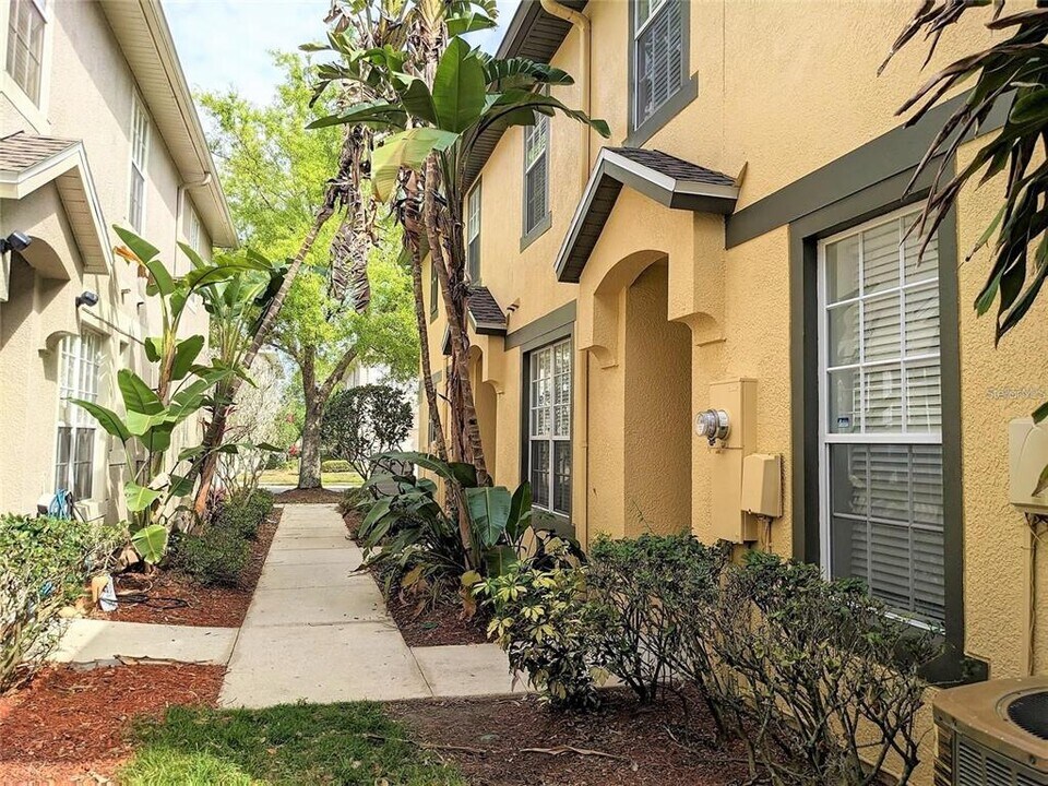 27837 Pleasure Ride Loop in Wesley Chapel, FL - Building Photo