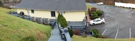 54 Veres Dr, Unit 54 Veres Drive in Chapmanville, WV - Building Photo - Building Photo