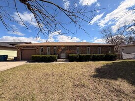 9537 Arthur St in Crown Point, IN - Building Photo