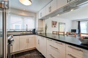 21 Love Crescent in Toronto, ON - Building Photo