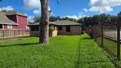 4532 Briscoe St in Houston, TX - Building Photo - Building Photo