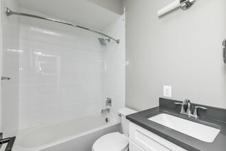 2302 E Baltimore St, Unit 2 in Baltimore, MD - Building Photo - Building Photo