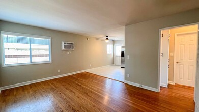 College Duplex in San Diego, CA - Building Photo - Interior Photo