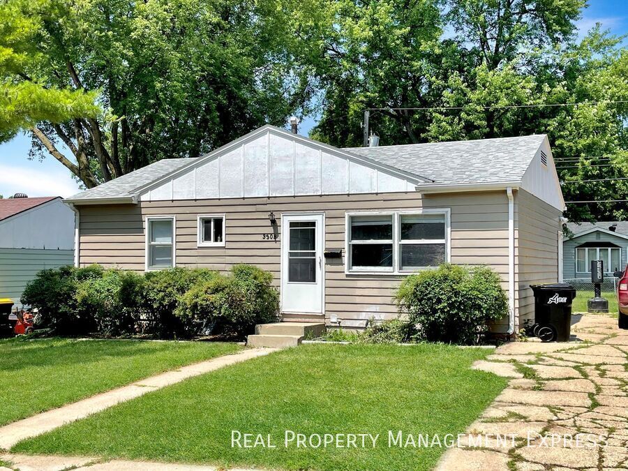 Charming 4 bed 2 Bath Home in Sioux Falls, SD - Foto de edificio