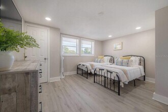 1201 E Columbus Dr in Tampa, FL - Building Photo - Building Photo