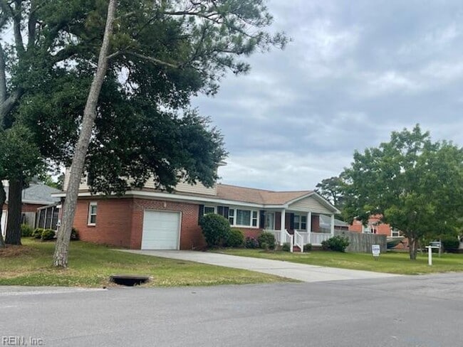 3001 Cape Henry Dr in Virginia Beach, VA - Building Photo - Building Photo