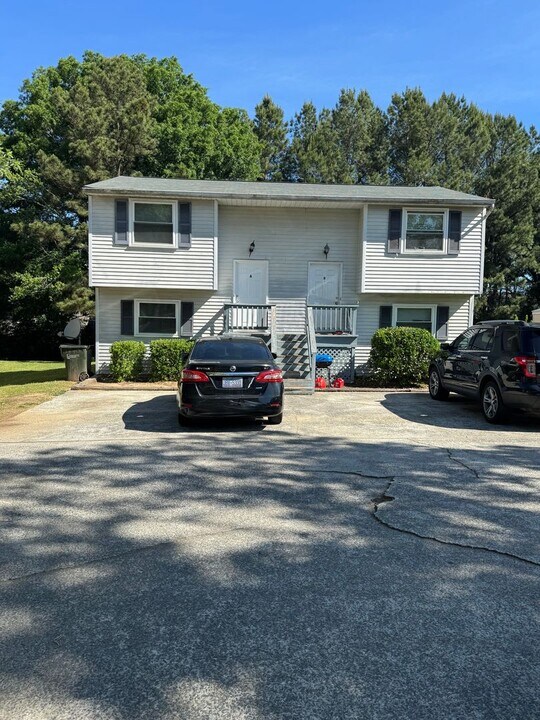 2507 Camellia Dr-Unit -A in Durham, NC - Building Photo