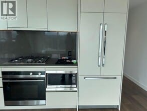 720 Farrow St in Coquitlam, BC - Building Photo - Building Photo