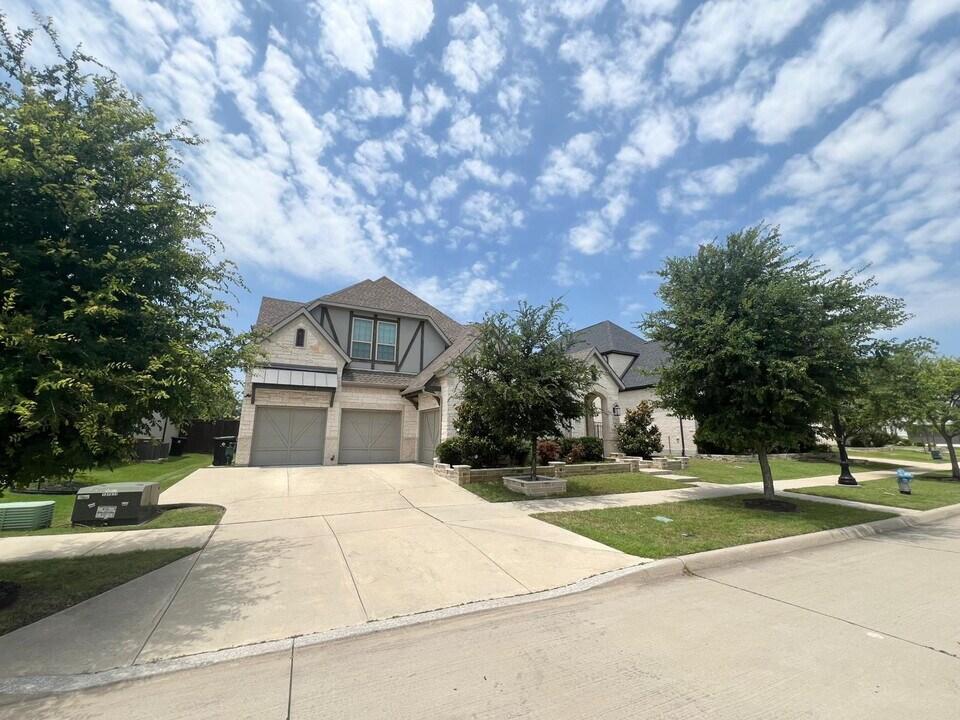 10505 Wintergreen Dr in Frisco, TX - Building Photo