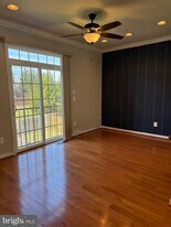 89 Hunting Creek Ln in Stafford, VA - Building Photo