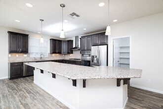 5013 Azalea Park Way in Rancho Cordova, CA - Building Photo - Building Photo