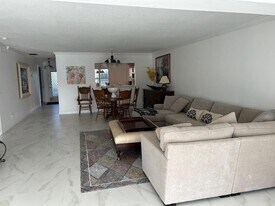 1720 NW 20th Ave, Unit 104 in Delray Beach, FL - Building Photo