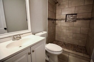 2733 Livingston Ave in Fort Worth, TX - Building Photo - Building Photo