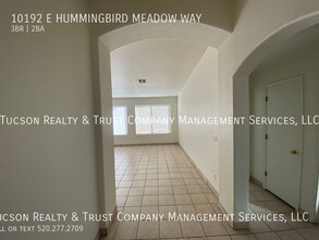 10192 E Hummingbird Meadow Way-Unit -704 in Tucson, AZ - Building Photo - Building Photo