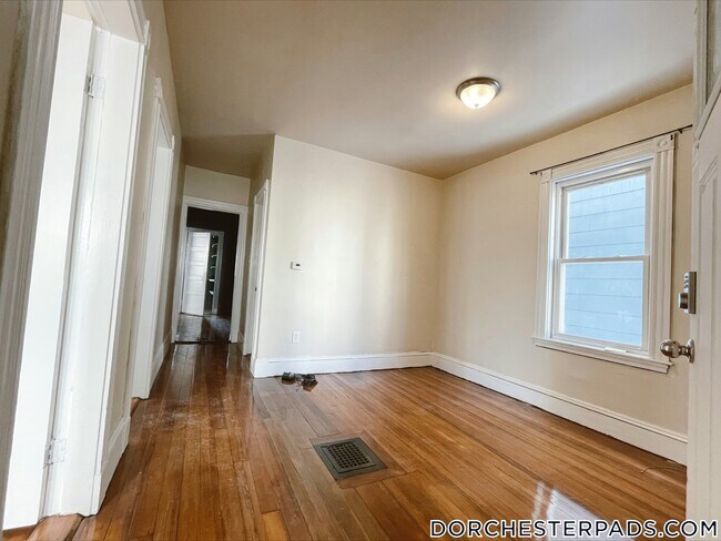 6 Taft St in Boston, MA - Building Photo - Building Photo