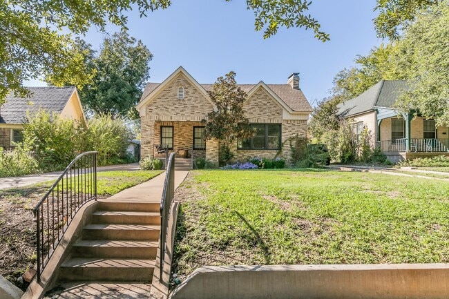 2308 Tremont Ave in Fort Worth, TX - Building Photo - Building Photo