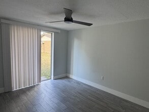 13808 N 21st St in Tampa, FL - Building Photo - Building Photo