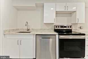 118 W St NW in Washington, DC - Building Photo