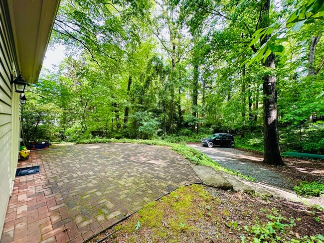 1923 Meadowbrook Rd, Unit B in Charlottesville, VA - Building Photo - Building Photo