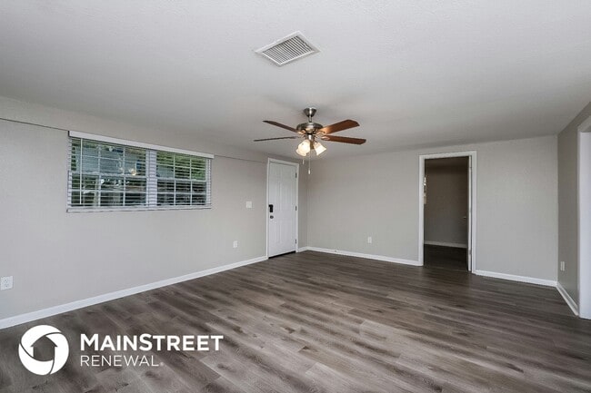 7145 Pinewood Dr in New Port Richey, FL - Building Photo - Building Photo