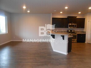 7084 NW Abigail Terrace in Portland, OR - Building Photo - Building Photo